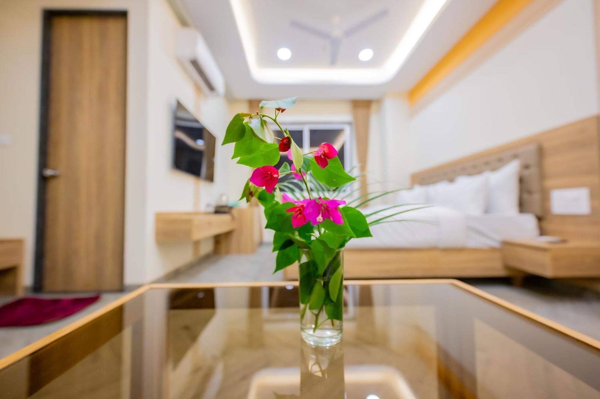 Lotus Leaf Hotel Pali  Exterior photo