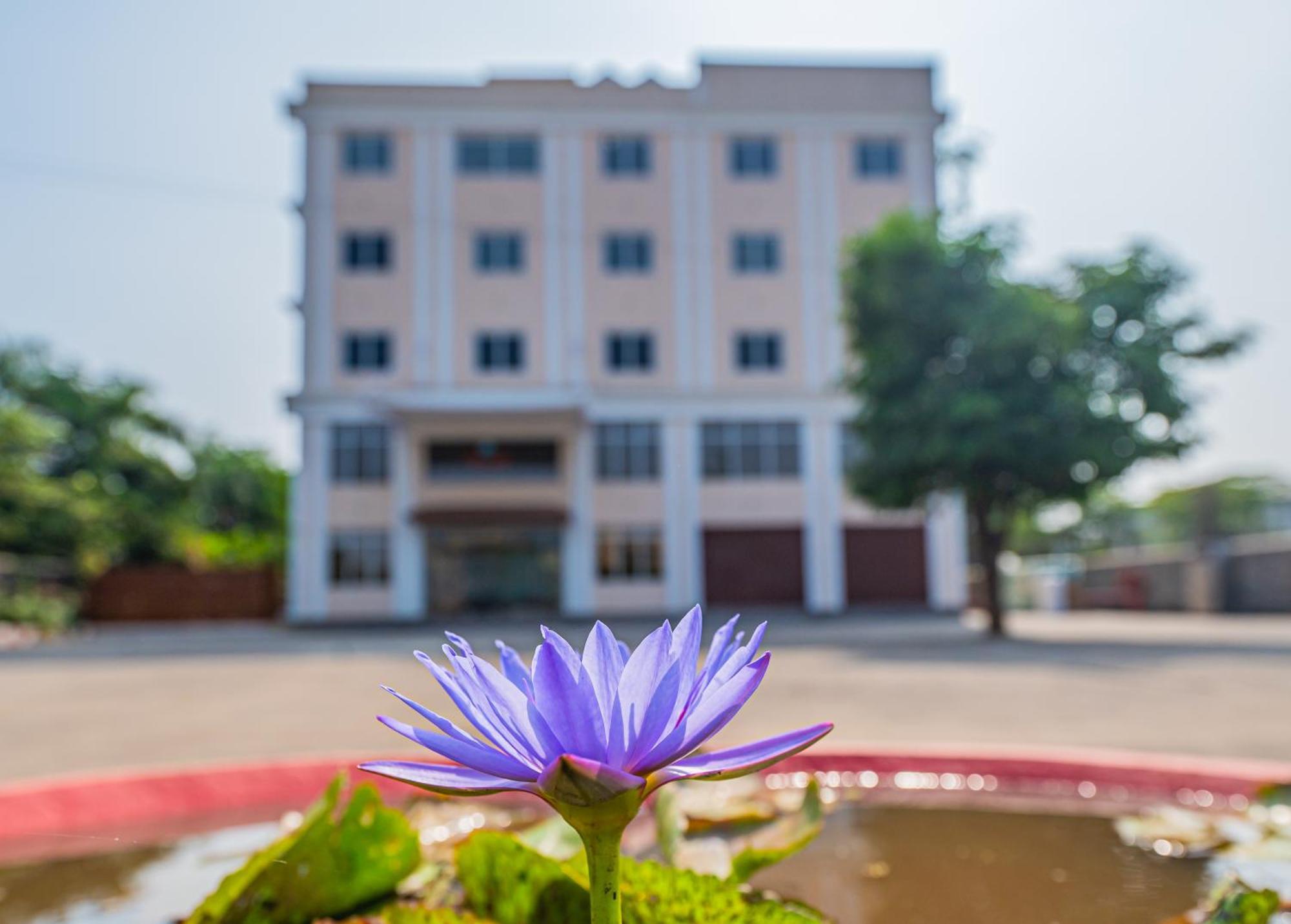 Lotus Leaf Hotel Pali  Exterior photo